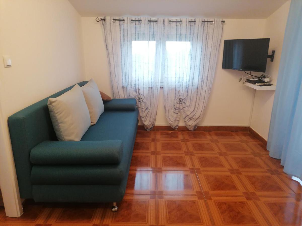 סנג' Apartmani Ivana Senj מראה חיצוני תמונה
