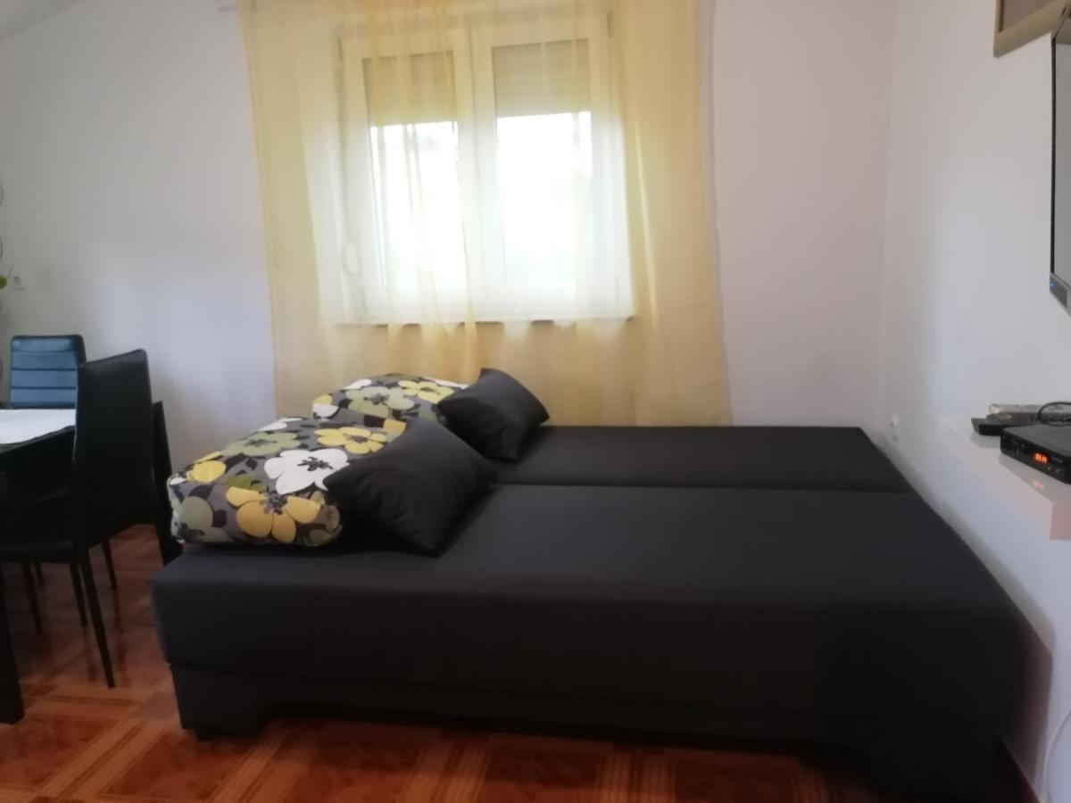 סנג' Apartmani Ivana Senj מראה חיצוני תמונה