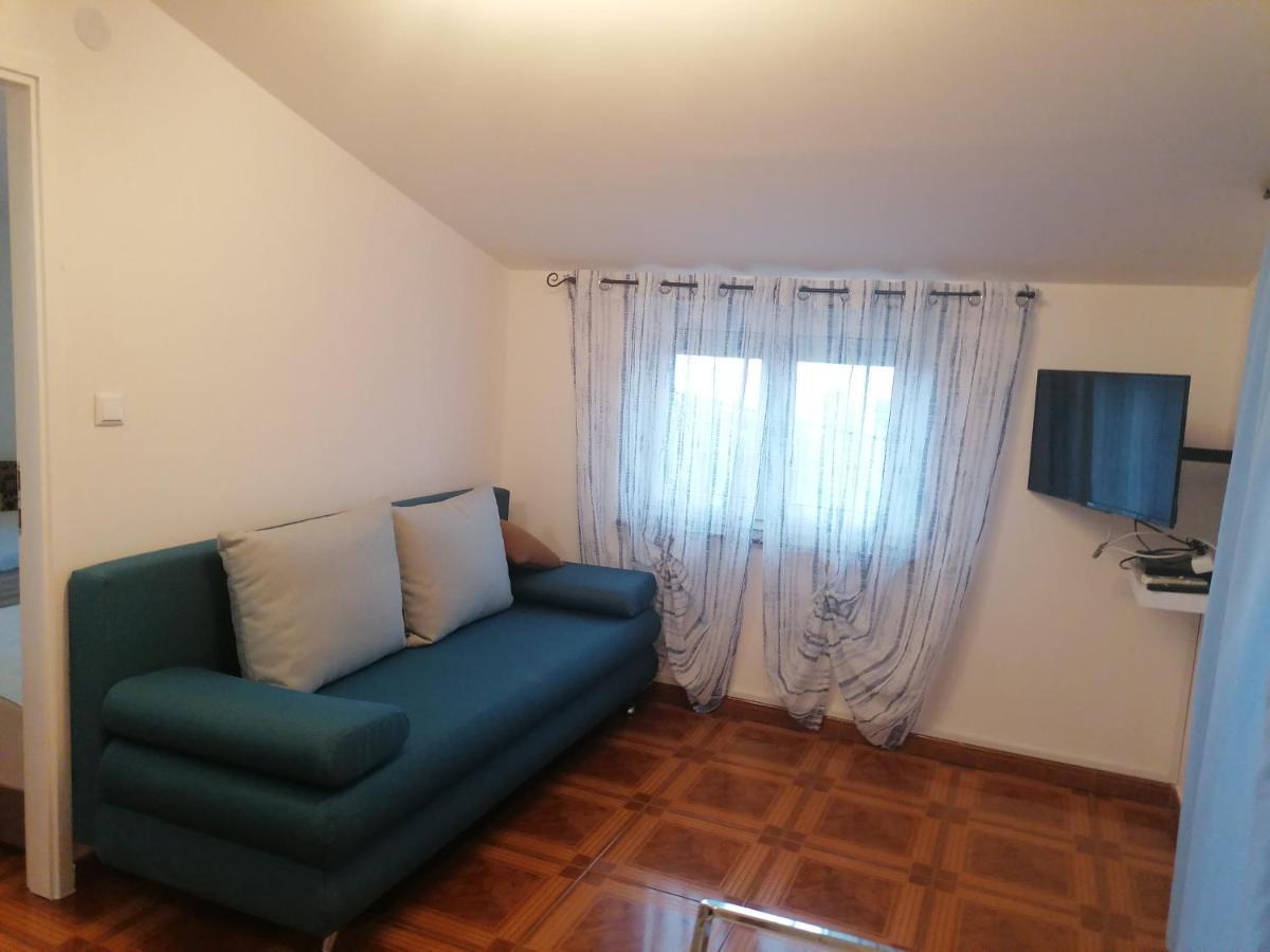 סנג' Apartmani Ivana Senj מראה חיצוני תמונה