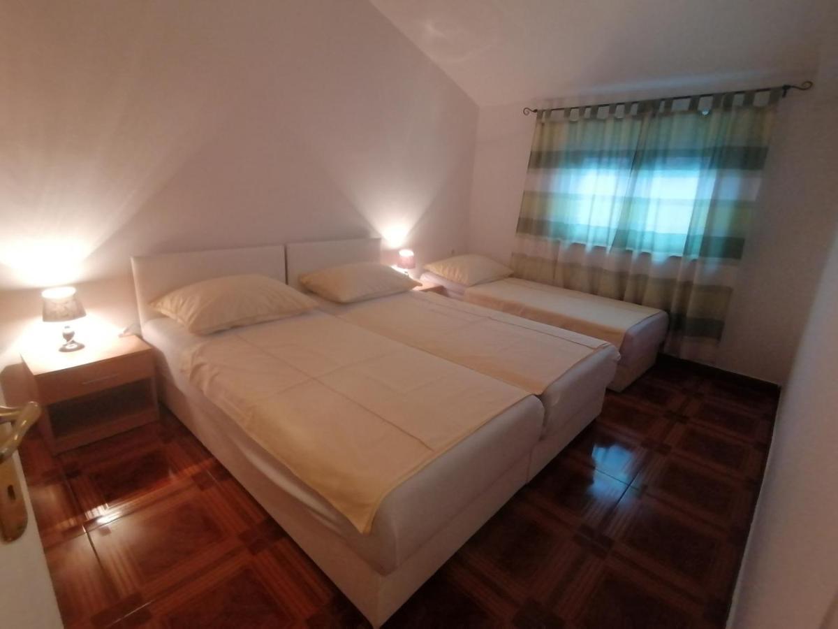 סנג' Apartmani Ivana Senj מראה חיצוני תמונה