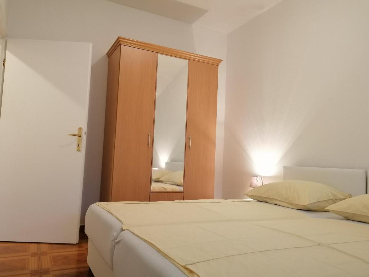 סנג' Apartmani Ivana Senj מראה חיצוני תמונה
