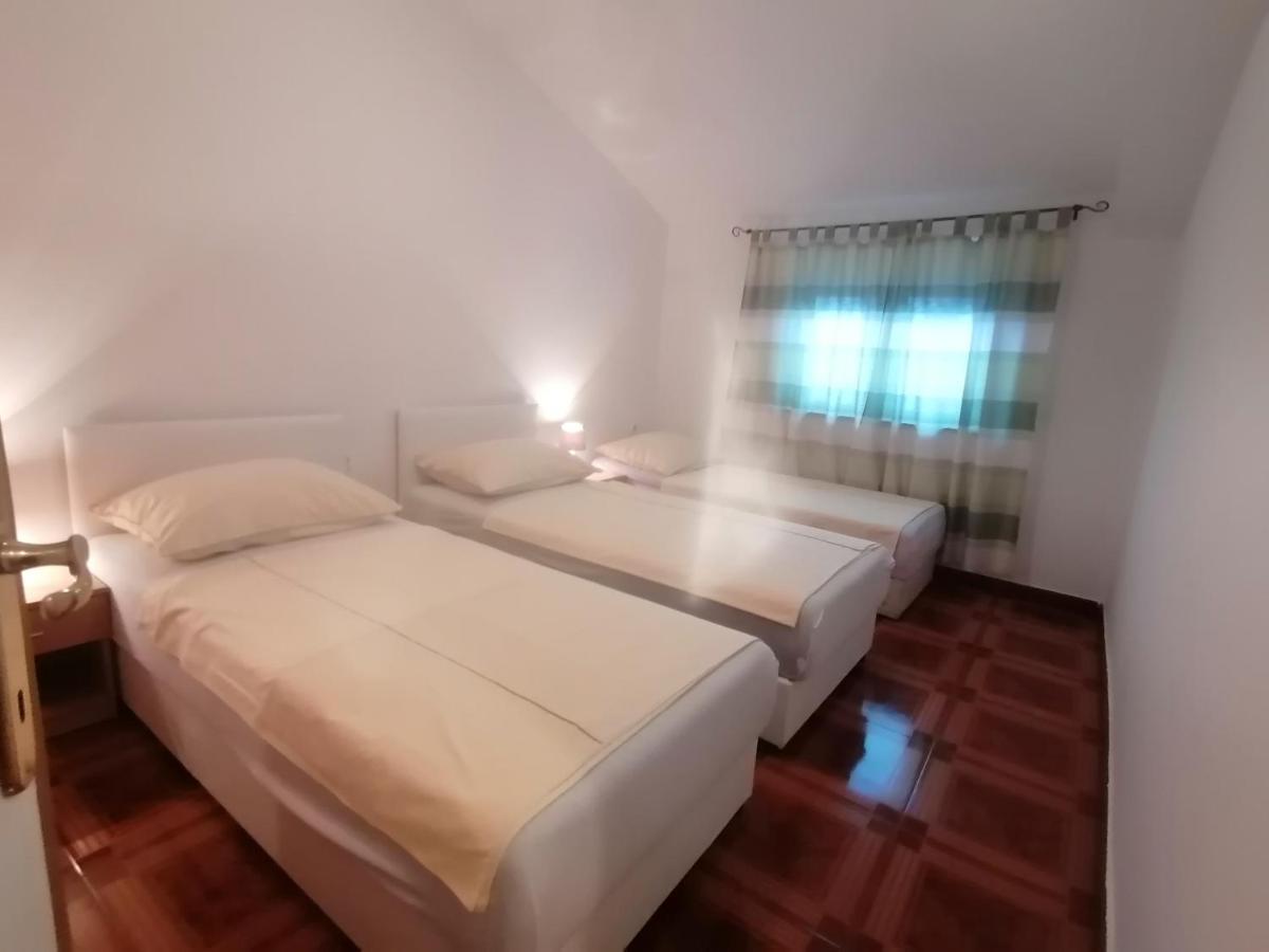 סנג' Apartmani Ivana Senj מראה חיצוני תמונה