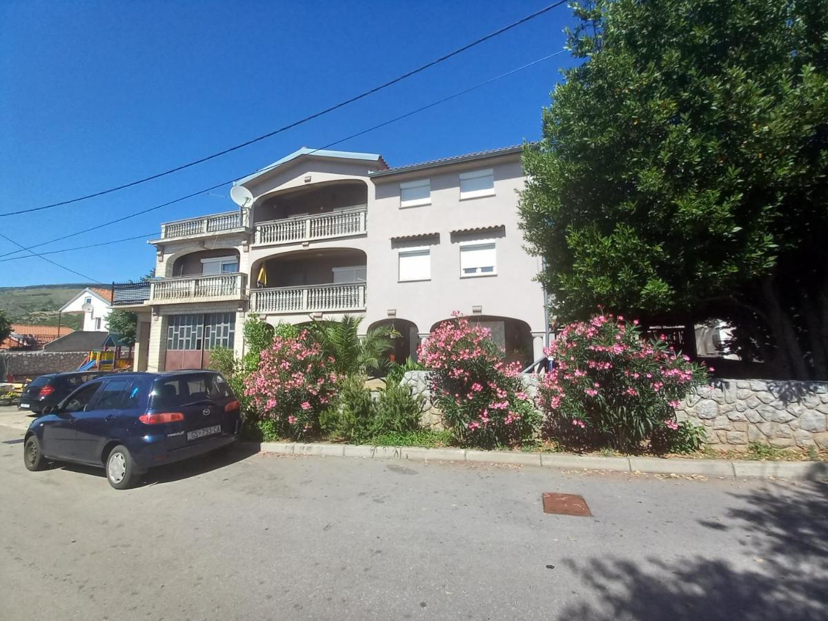 סנג' Apartmani Ivana Senj מראה חיצוני תמונה