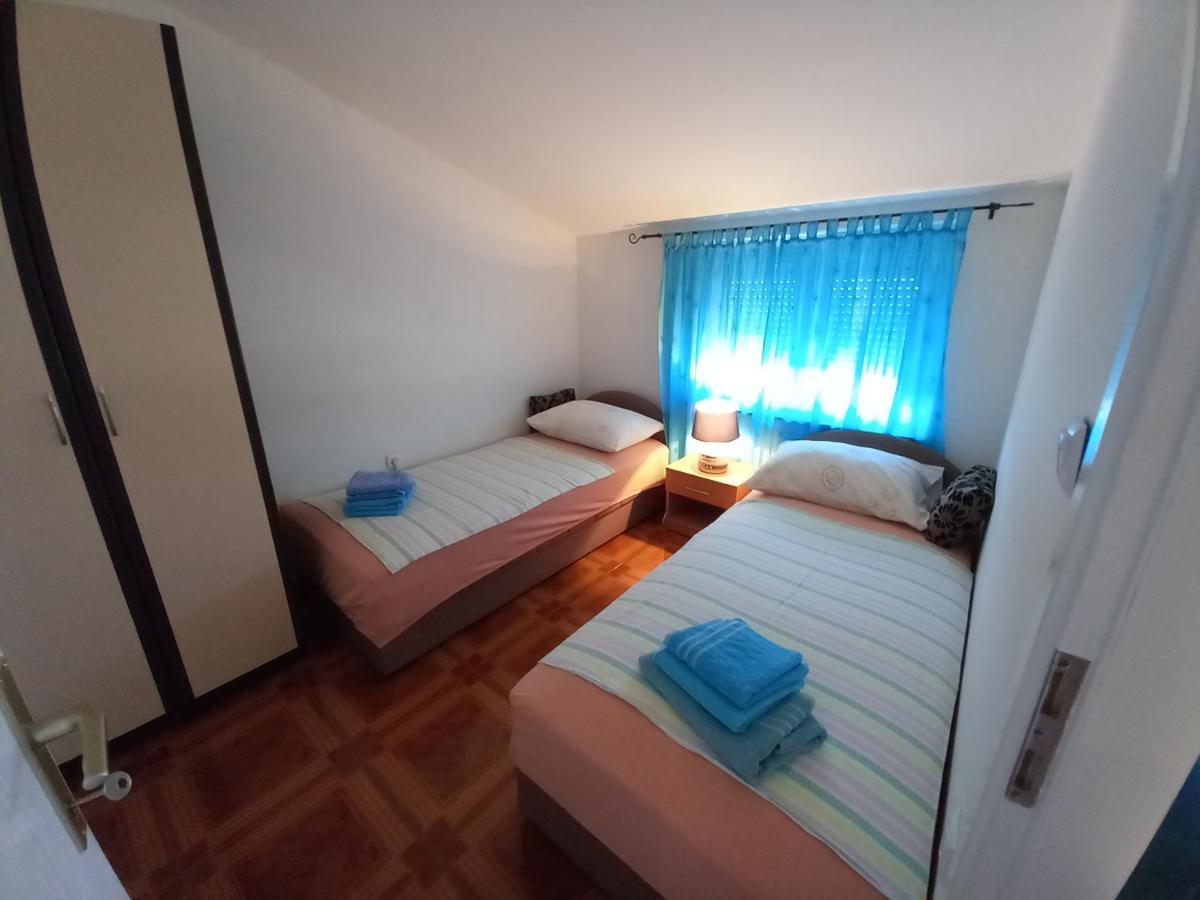 סנג' Apartmani Ivana Senj מראה חיצוני תמונה