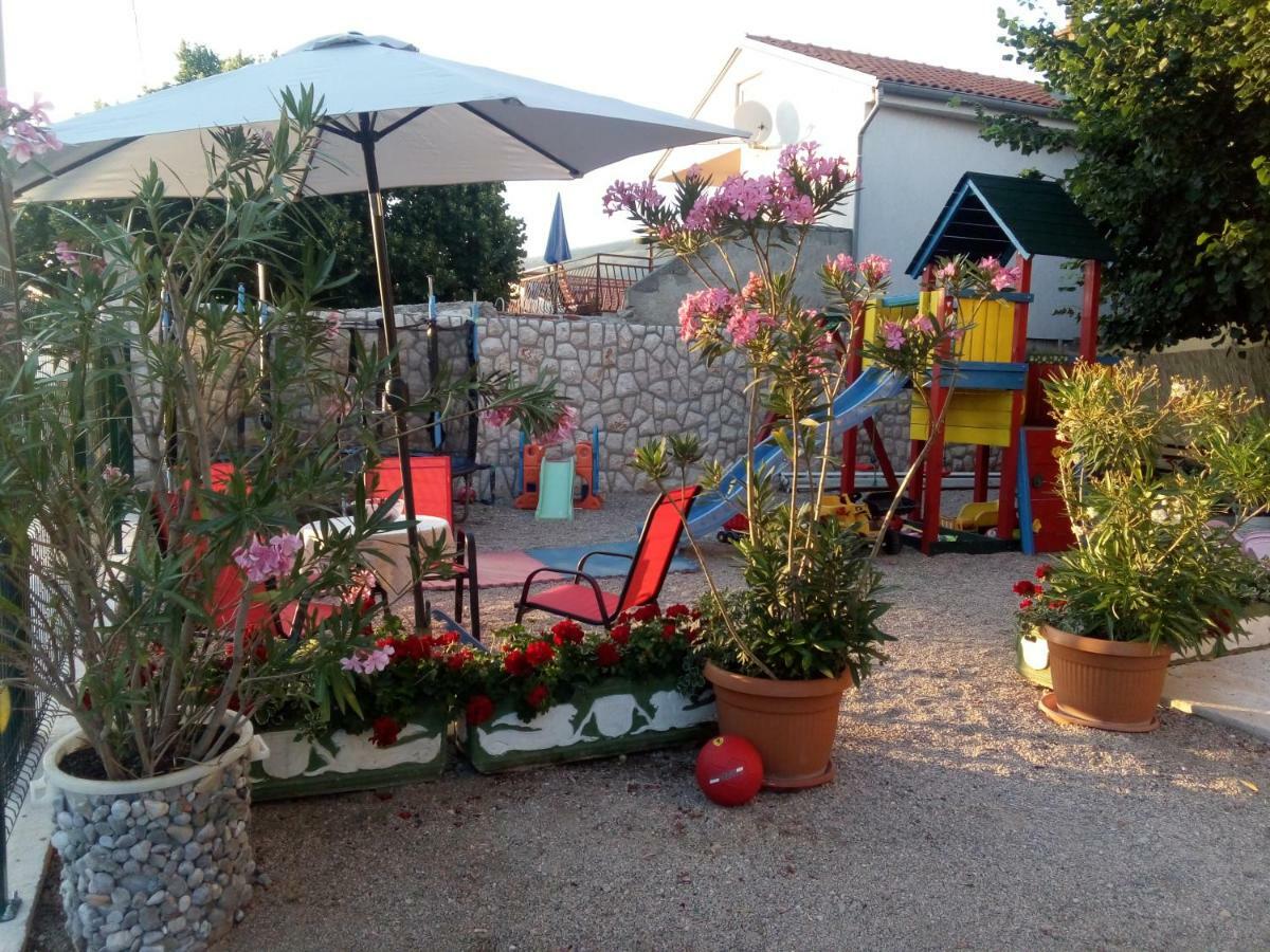סנג' Apartmani Ivana Senj מראה חיצוני תמונה